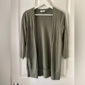 🌸3/$30🌸 Old Navy Girls’ Olive Cardigan Sweater